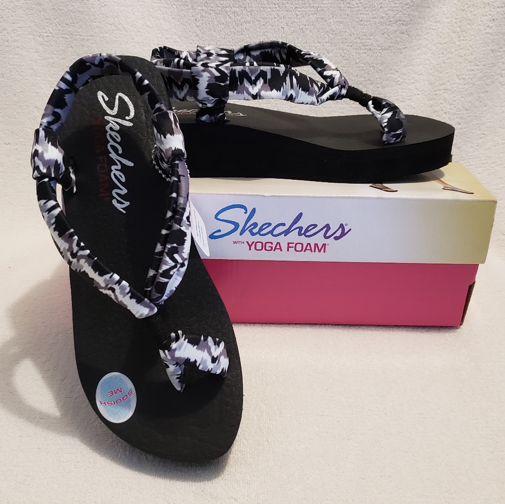SKECHERS SIZE 8 YOGA FOAM WEDGE SANDALS